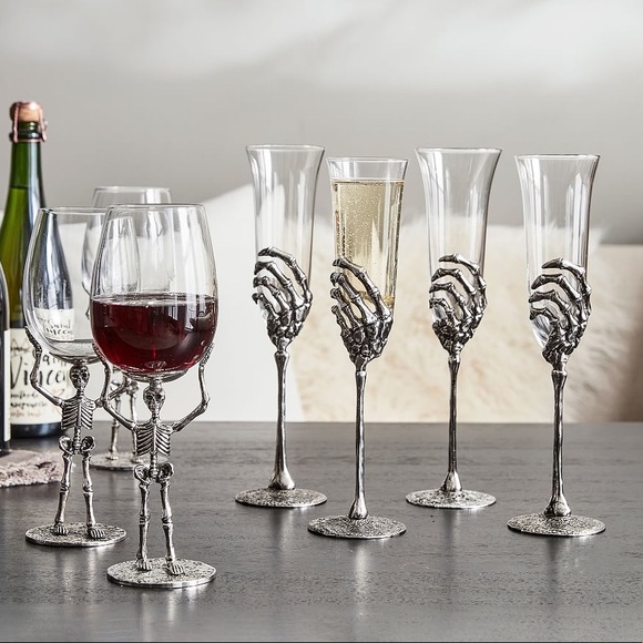 Pottery Barn Skeleton Hand Flutes (x1) - Picture 3 of 4